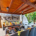 Aura - Adult Only Apartment *