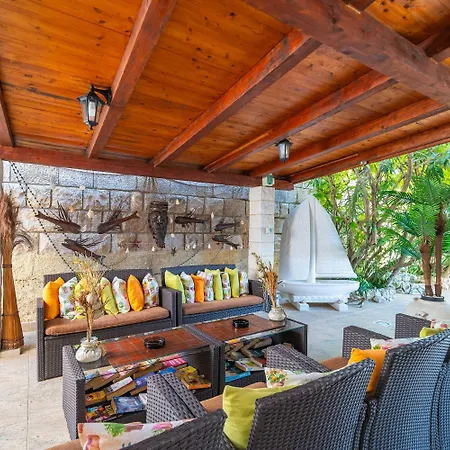 Aura - Adult Only Apartment *