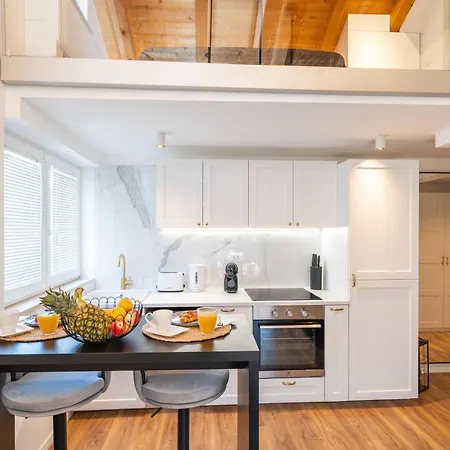 Aura - Adult Only Apartment *