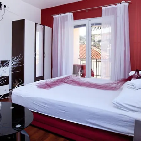 Aura - Adult Only Apartman *